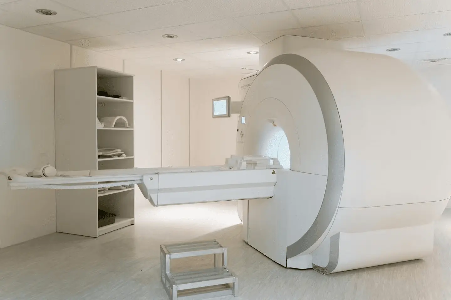 CNC machining for medical devices — surgical instruments implant components