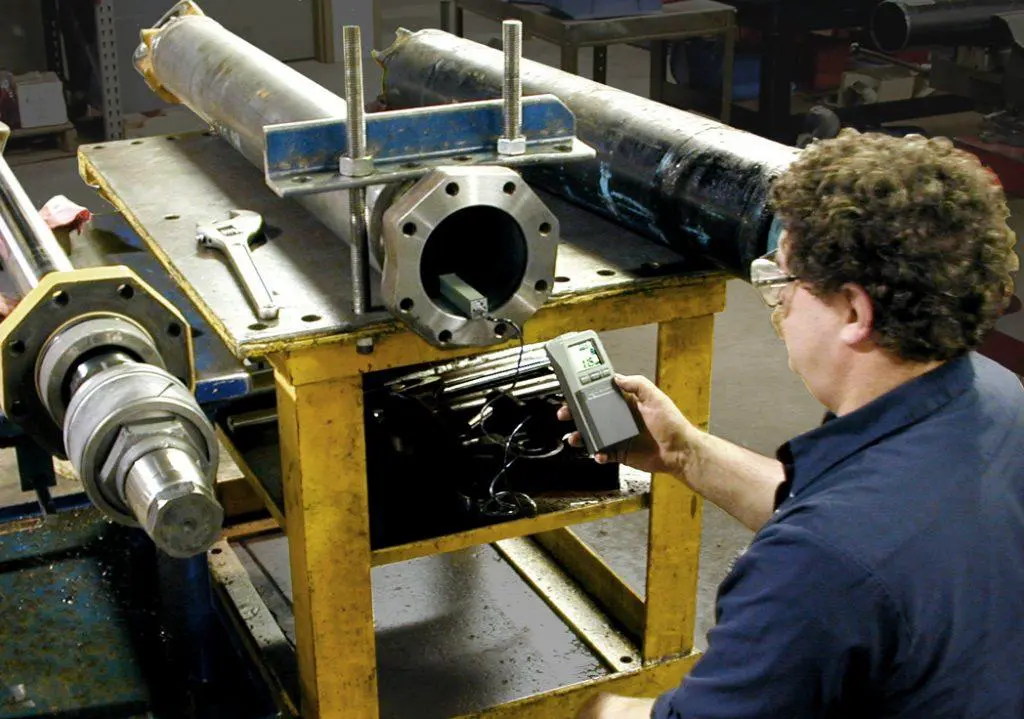 Surface roughness tester inspection hydraulic cylinder piston rod — Ra Rz measurement chrome plated